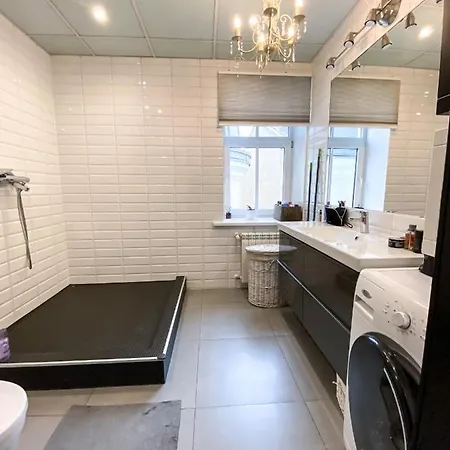 Lägenhet 5th Floor 24h Self Check-in Privat Free Parking *